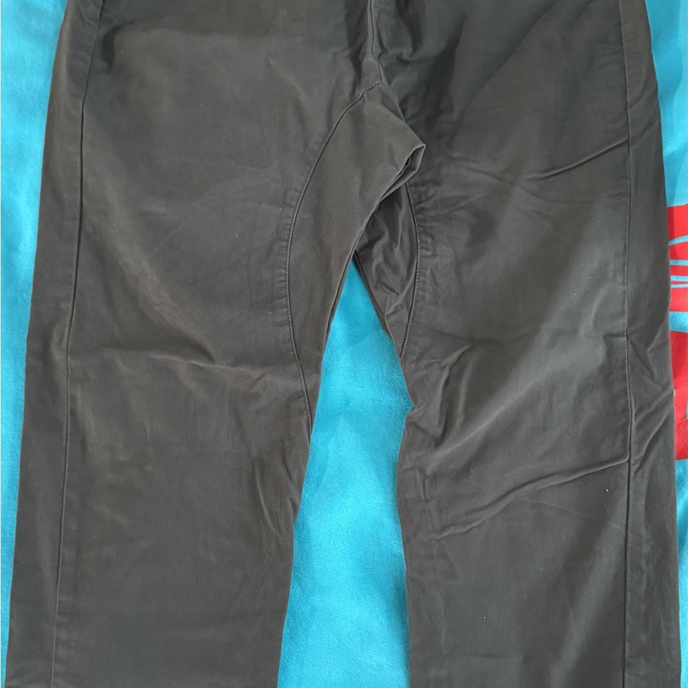 ITALYWORN Classic Gray Chinos for Men